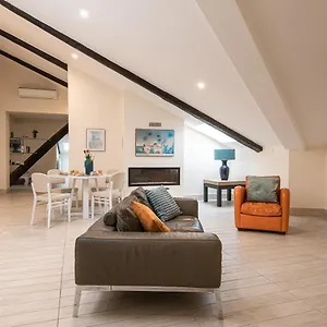  Apartment Les Maisons